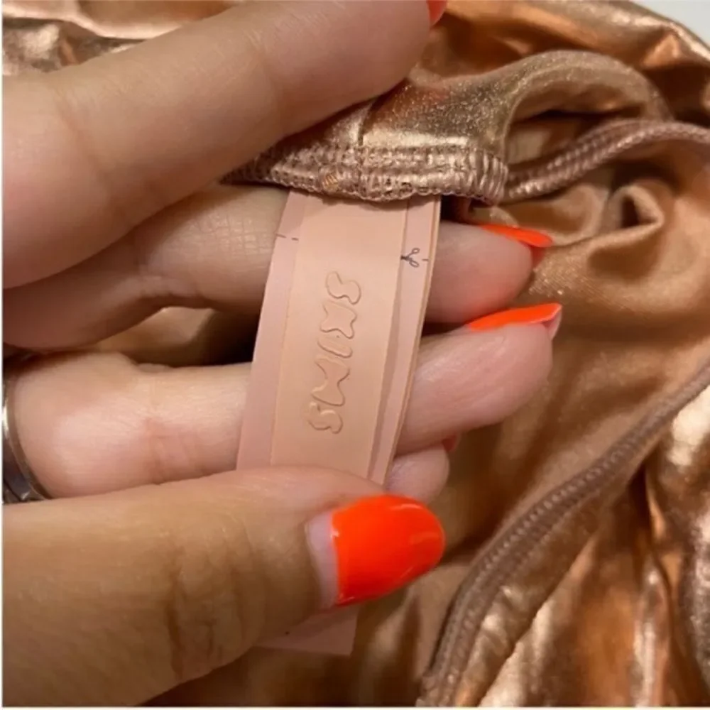 NWOT‎ SKIMS Metallic Rose Gold Sarong